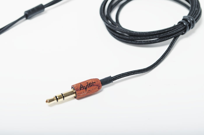 avier-inox-neox-rosewood-earphone